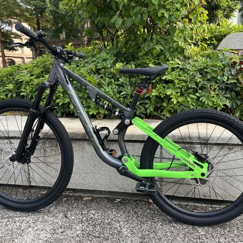墨綠色 2026 JAVA MONTE 9速 前26後24吋 軟尾鋁合金山地車 送水架前後蛙燈叮叮