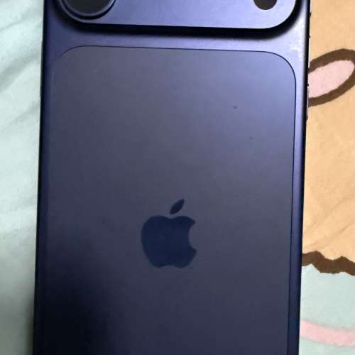 iPhone 17 pro max藍色