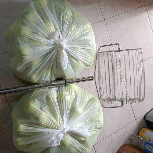 租客留落，122個網球有使用過，介意者免問，吾太遠可送到樓下！售$200