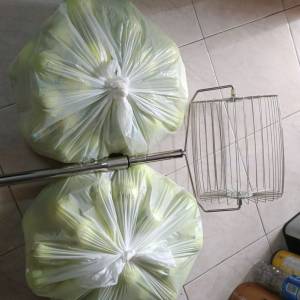 租客留落，122個網球有使用過，介意者免問，吾太遠可送到樓下！售$200