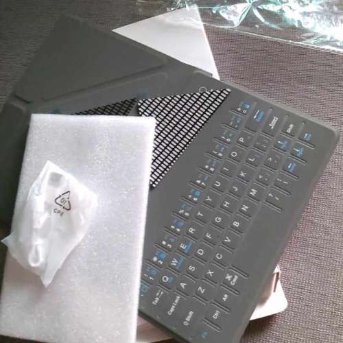 全新 超薄 藍芽鍵盤 皮套 ipad USB 充電 有說明書