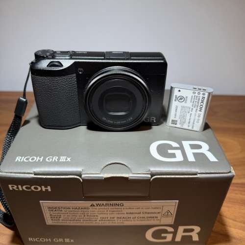 Ricoh Gr IIIx Digital Camera with 26.1mm f/2.8 Lens Black