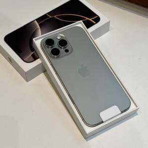 沙漠鈦金配色的 iPhone 16 Pro Max