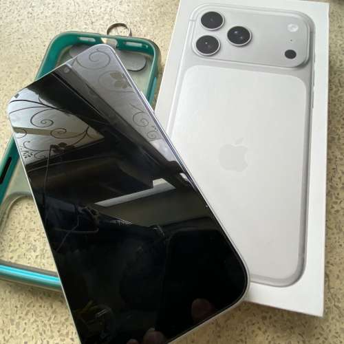 99%新  iphone 17 pro max 1tb 白色