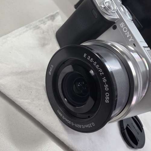 Sony a6400 連16-50mm 鏡頭套裝 (ILCE-6400L) 銀色 99%新