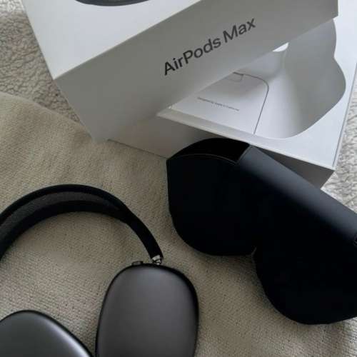 Apple AirPods Max 2 with Smart Case