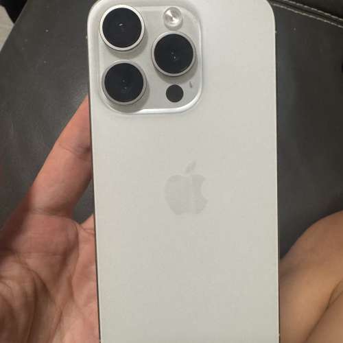iPhone 15 pro 128 白色