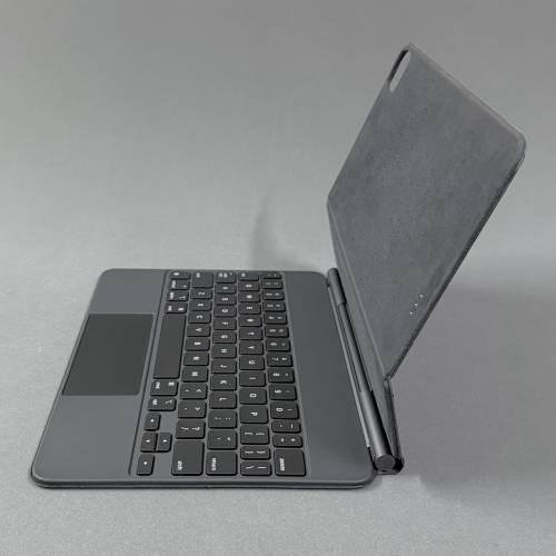 Apple Magic Keyboard for iPad Pro 11 inch / iPad Air M2 M3 M4 Gen 4/5