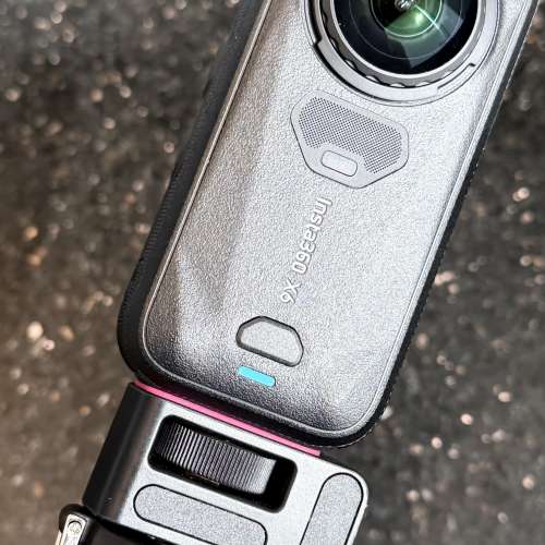 Insta360 X6 行
