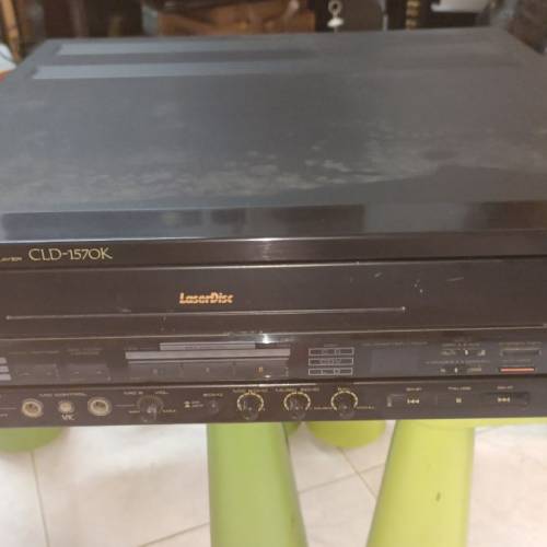 Pioneer CLD-1570K雷射機，注意：吾著機，搖控電池蓋遺失，合维修者或零件出售$150