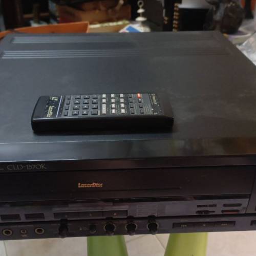 Pioneer CLD-1570K雷射機，注意：吾著機，搖控電池蓋遺失，合维修者或零件出售$150