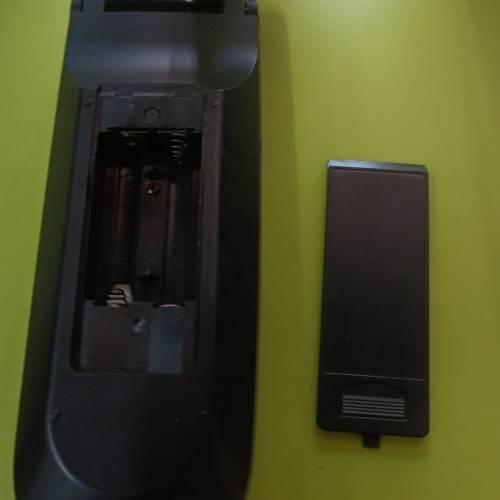 MITSUBISHI RM MS11V-57705搖控，原廠搖，注意：弹弓有少少銹，可能用到又可能用吾...