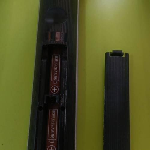 Sony RM-SB001搖控，原廠搖，注意：弹弓有銹，可能用到又可能用吾到，零件出售$30