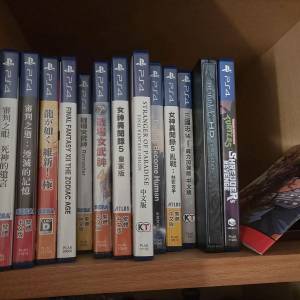 Sony PS4 主機 (型號 CUH-1100A, 500GB 黑色)，跟 4 個手掣及 14 隻實體遊戲光碟