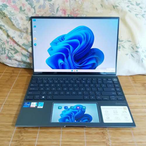 Asus UX5400E