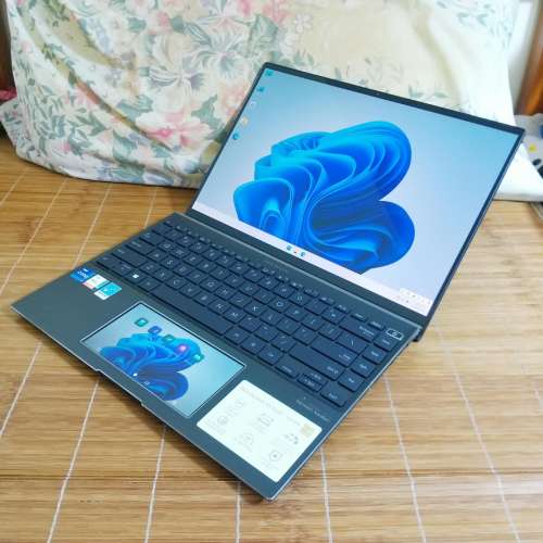 Asus UX5400E