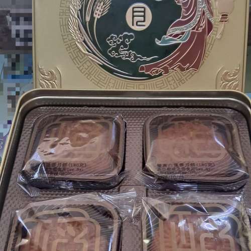 稻香雙黃白蓮蓉月餅，迷你奶皇流沙月餅，各1盒，100/盒。
