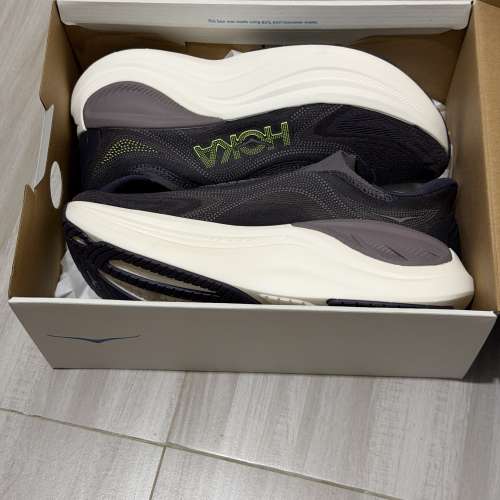 HOKA Skyward laceless