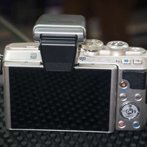 olympus E-PL7 + 14-42 IIR EPL7 M43 no EP7  功能正常 3個月保養 配件整齊