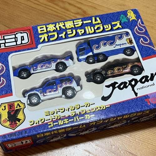 TOMY 車仔（日本國家足球隊）玩具車及 Nikon紀念品毛巾