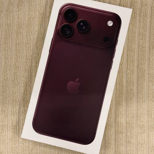 放 全新原封 iPhone 18 pro Max 2Tb (酒紅/黑)