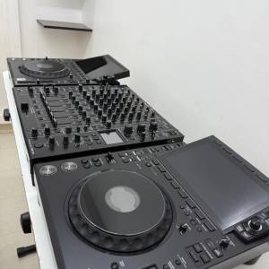 Pioneer DJ DJM-V10 6-channel DJ Mixer