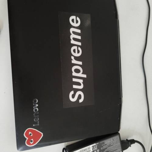 Lenovo IdeaPad Y700-15ISK
(CPU)：Intel Core i7
顯示卡  (4GB 獨立顯存)