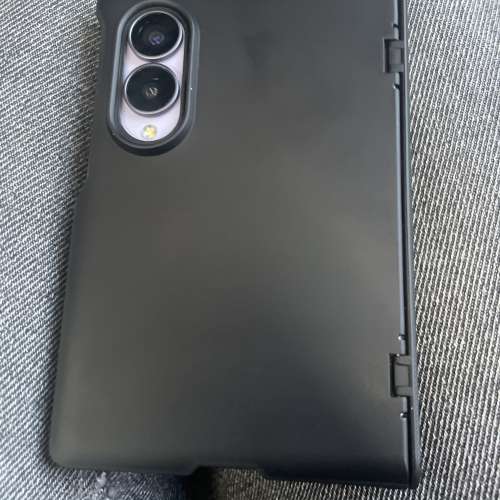 Samsung Z Fold 8. 512gb. 紫色。想交換iPhone 18. Pro max