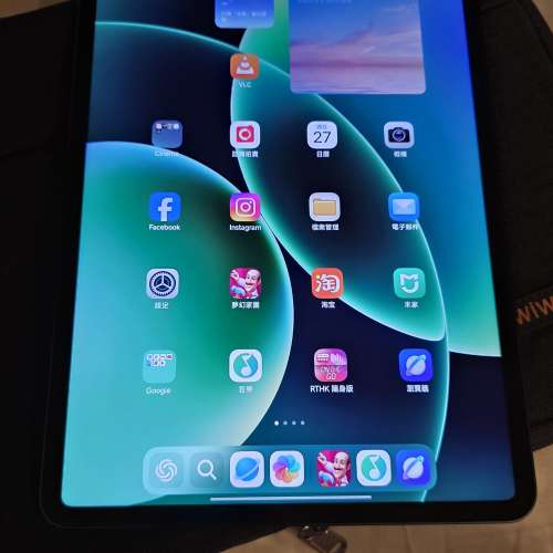 小米8 pro, 8g ram. 256g rom (國內版,有 Google, 無保用，無盒,有差電(不是原廠)
