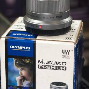 olympus 45/1.8 M43 45MM M43 極新 功能正常 配件齊全 鏡片通透（no 4/3 no 43 no ...
