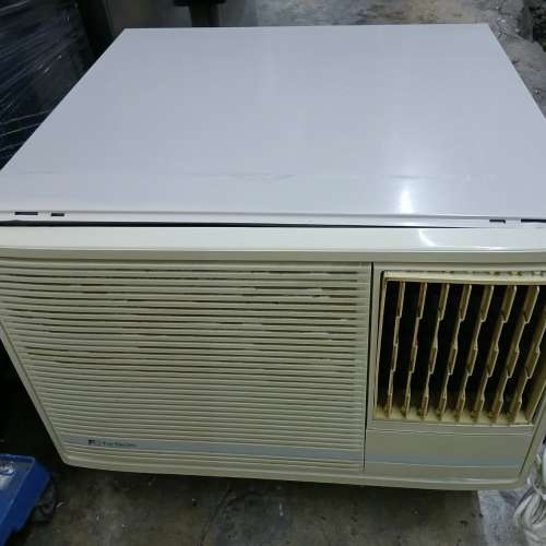 日本富士電機2匹冷氣機（已拆除）