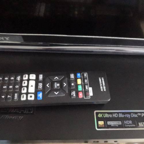 LG UP-970 4K UHD 藍光机(100%運作全正常)