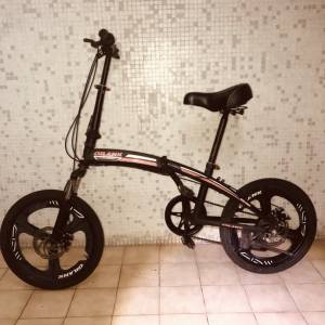 二手單車  GILANK摺車，20吋406.1.75輪，7速 有埋碟剎。高碳鋼車架 10kg左右 車身可...