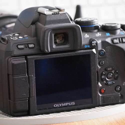 OM E-620 body + ZUIKO 11-22mm 2.8-3.5  both sell