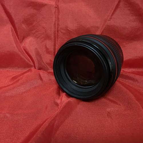 Canon EF 85mm f/1.8 USM Portrait Telephoto Lens