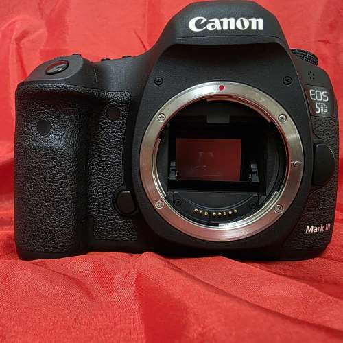 Canon EOS 5D Mark III 22.3MP Full Frame DSLR Camera Body + Battery Charger