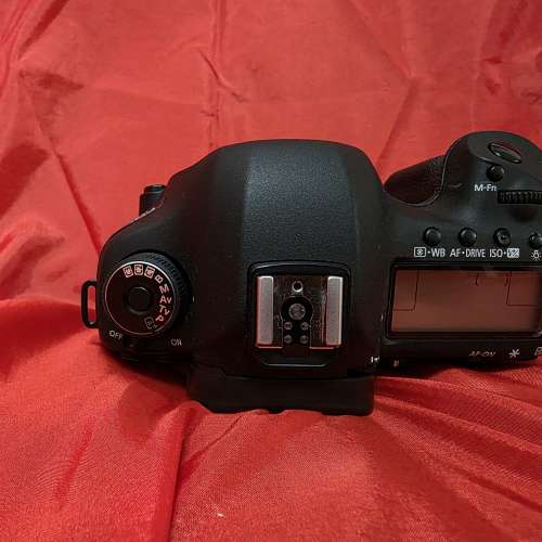 Canon EOS 5D Mark III 22.3MP Full Frame DSLR Camera Body + Battery Charger