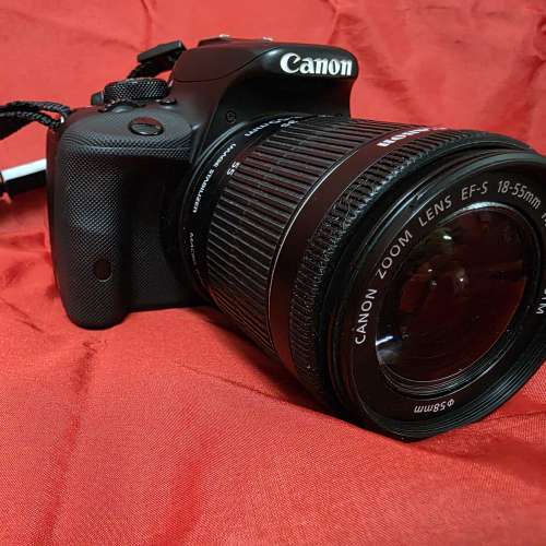 Canon EOS 100D with EF-S 18-55mm f/3.5-5.6 IS STM + charger + battery