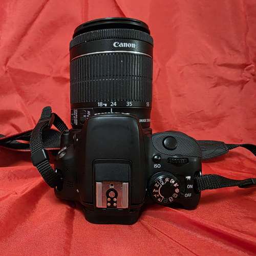 Canon EOS 100D with EF-S 18-55mm f/3.5-5.6 IS STM + charger + battery