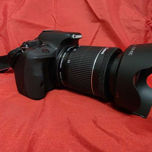 Canon EOS 100D with EF-S 18-55mm f/3.5-5.6 IS STM + charger + battery