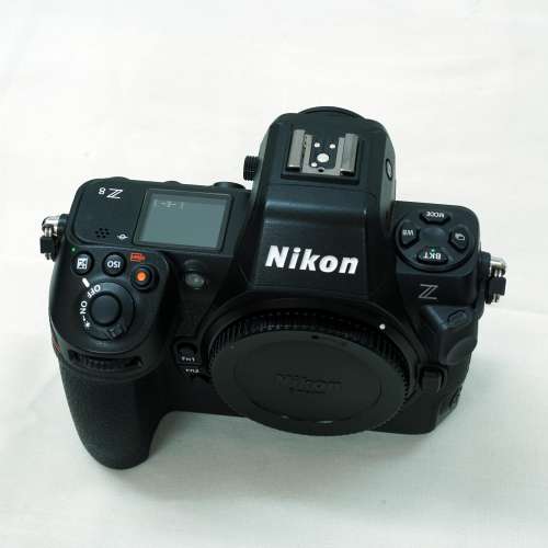 Nikon  Z8 + Z 28-400mm