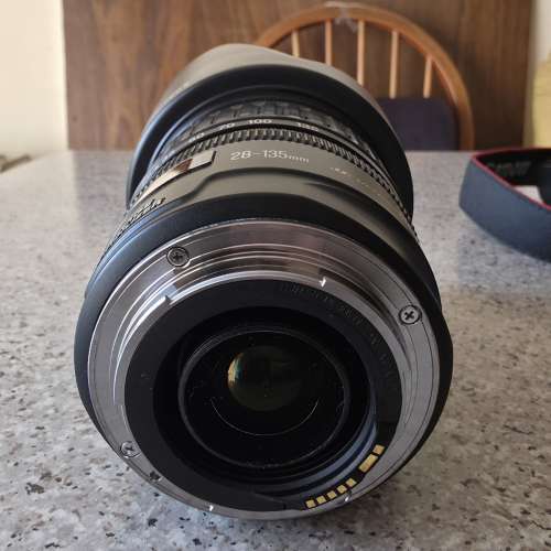 Canon EF 28-135mm f/3.5-5.6 IS USM 鏡頭