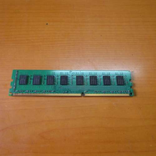 出售SHARETRONIC DDR3 1333 2 GB RAM