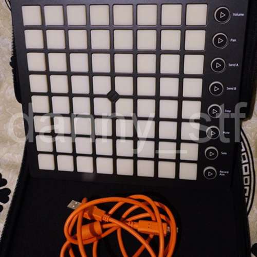 全新 Novation Launchpad MKII MIDI控制器 Ableton Live 為主的控制 連原裝保護套 ...