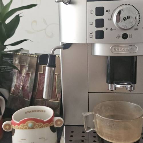 De'Longhi Magnifica S 全自動即磨咖啡機 ECAM22.110.SB