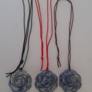 一手三件天然藍紋石玫瑰花吊墜，約38x12mm清貨價共售180元，多量價可再商議。no.30...