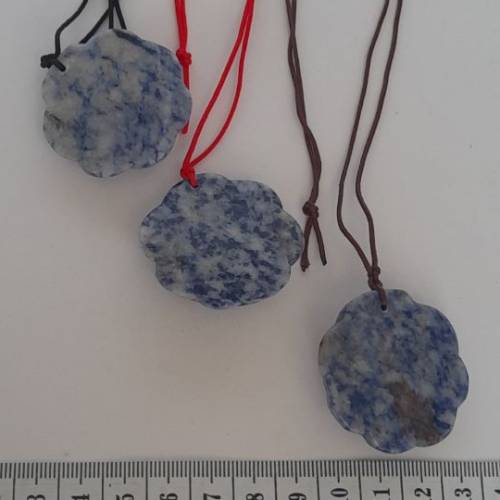 一手三件天然藍紋石玫瑰花吊墜，約38x12mm清貨價共售180元，多量價可再商議。no.30...