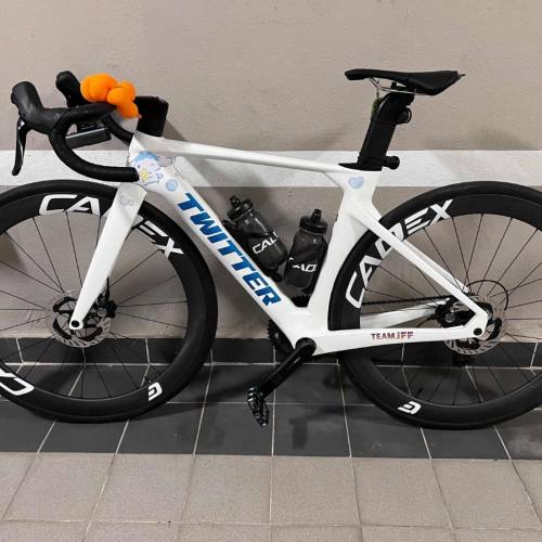 Twitter公路車road bike全碳跟靚件 （貼紙已除）
