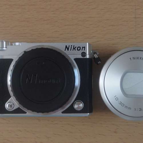 Nikon J5 銀黑色 kit set (10-30mm 電動鏡)