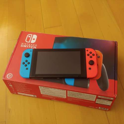 Switch 行貨大電版主機連3隻games